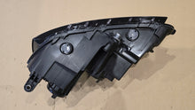 Laden Sie das Bild in den Galerie-Viewer, Frontscheinwerfer VW Passat B7 3AB941006 FALSE Scheinwerfer Headlight SCH2245279581gk
