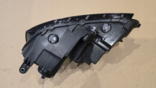 Laden Sie das Bild in den Galerie-Viewer, Frontscheinwerfer VW Passat B7 3AB941006 Rechts Scheinwerfer Headlight SCH2245279581gk