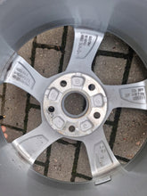Load image into Gallery viewer, 1x Alufelge 17 Zoll 7.5" 5x112 38ET Glanz Silber 8W0601025 Audi B9 Rim Wheel FEL4581604049zp
