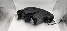 Laden Sie das Bild in den Galerie-Viewer, Frontscheinwerfer VW Passat 3J1941006 LED Rechts Scheinwerfer Headlight SCH7368737322zm