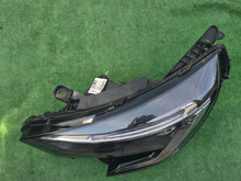 Laden Sie das Bild in den Galerie-Viewer, Frontscheinwerfer Renault Clio I 5 260609987R Links Scheinwerfer Headlight SCH6960846589eo
