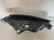 Laden Sie das Bild in den Galerie-Viewer, Frontscheinwerfer Skoda Superb III Octavia 3V1941015E 6V1941015E Full LED Links