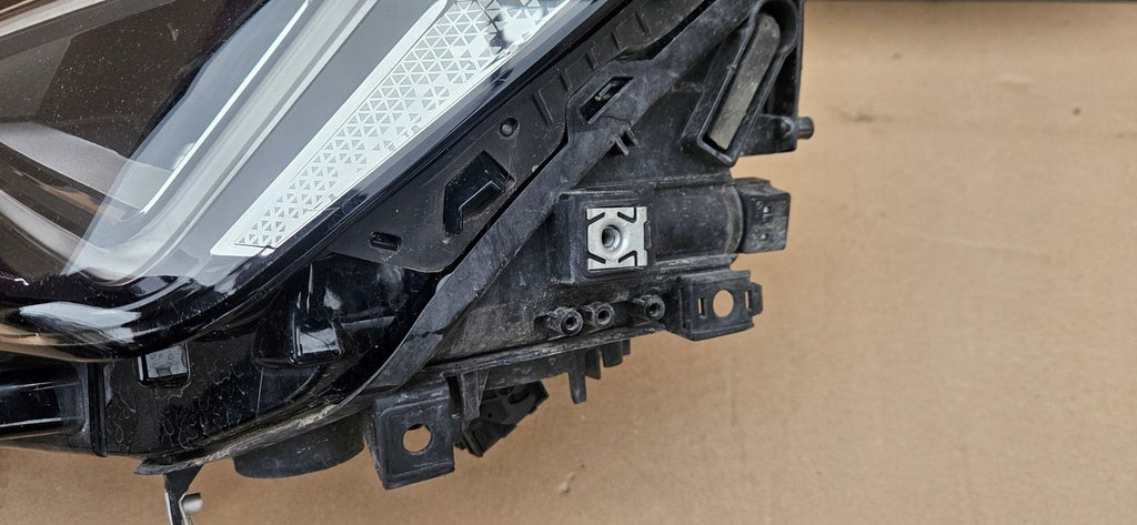 Frontscheinwerfer Seat Leon 5FB941007G 90188325 LED Rechts oder Links