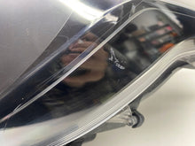 Load image into Gallery viewer, Frontscheinwerfer Toyota 4 Yaris K08D8 Full LED Ein Stück (Rechts oder Links)