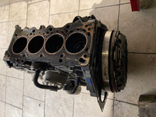 Laden Sie das Bild in den Galerie-Viewer, Motorblock Mazda SHO1 SHO2 2.2 CDTI Benzin Unkomplett