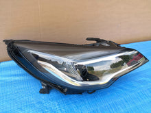 Laden Sie das Bild in den Galerie-Viewer, Frontscheinwerfer Opel Astra 662588537 LED Rechts Scheinwerfer Headlight