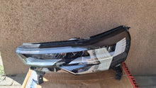 Laden Sie das Bild in den Galerie-Viewer, Frontscheinwerfer Renault Captur II 260107674R 260606466R Full LED Ein Satz SCH6683205427sx