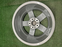Laden Sie das Bild in den Galerie-Viewer, 1x Alufelge 16 Zoll 7.0" 5x112 46ET Glanz Silber 8K0071496 Audi A4 B8 Rim Wheel FEL6540913347cu