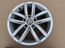 Laden Sie das Bild in den Galerie-Viewer, 1x Alufelge 16 Zoll 6.5" 40ET 5G0601025C VW Golf VII I Rim Wheel FEL9812184633um