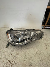 Laden Sie das Bild in den Galerie-Viewer, Frontscheinwerfer Mitsubishi Outlander I 8301C204 Xenon Rechts Headlight SCH8564589237gi
