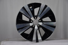 Laden Sie das Bild in den Galerie-Viewer, 1x Alufelge 17 Zoll 7.0&quot; 5x108 40 5ET Glanz Schwarz 32209235 Volvo Rim Wheel