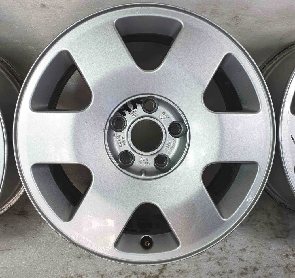 4x Alufelge 16 Zoll 7.0" 5x112 32ET Glanz Silber 8B3601025K Audi C5 A4 B6 B7