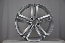 Laden Sie das Bild in den Galerie-Viewer, 1x Alufelge 19 Zoll 9.0&quot; 5x112 33ET 5N0601025T VW Rim Wheel