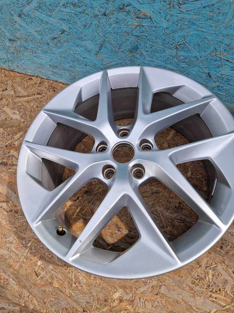 1x Alufelge 18 Zoll 7.5" 5x112 51ET Glanz Silber 5F0601025F Seat Leon Rim Wheel FEL4509093598js
