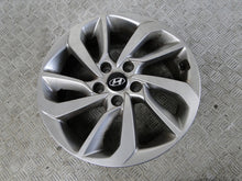 Laden Sie das Bild in den Galerie-Viewer, 1x Alufelge 17 Zoll 7.0" 5x114.3 51ET Glanz Silber 52910-D3210 Hyundai Tucson FEL7434188480ea