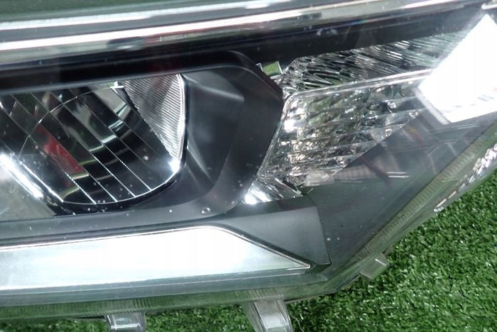 Frontscheinwerfer Toyota V 7444NA Rechts Scheinwerfer Headlight SCH3915057299jn