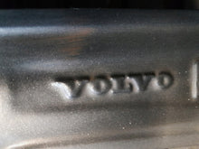 Load image into Gallery viewer, 1x Alufelge 18 Zoll 8.0" 5x108 42ET Glanz Graphit 32243401 Mg Rim Wheel FEL7684589732yz