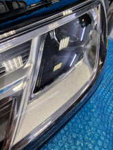 Load image into Gallery viewer, Frontscheinwerfer Audi A4 B9 8W0941005 Ein Stück (Rechts oder Links) Headlight