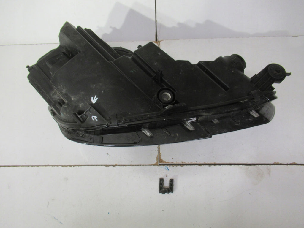 Frontscheinwerfer Audi A4 B9 8W0941005 Xenon Ein Stück (Rechts oder Links)