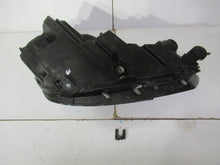 Load image into Gallery viewer, Frontscheinwerfer Audi A4 B9 8W0941005 Xenon Ein Stück (Rechts oder Links)