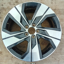 Laden Sie das Bild in den Galerie-Viewer, 1x Alufelge 18 Zoll 7.5&quot; 5x108 50,5ET Glanz Silber 31680199 Volvo V60 Rim Wheel