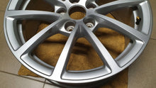 Load image into Gallery viewer, 1x Alufelge 17 Zoll 7.5" 5x112 36ET Glanz Silber 4K0601025 Audi A6 Rim Wheel FEL9466600205to