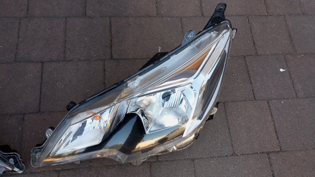Frontscheinwerfer Mitsubishi Space Ein Satz Scheinwerfer Headlight SCH8646274251wd