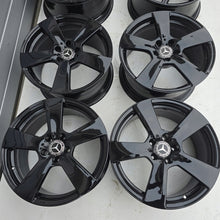 Laden Sie das Bild in den Galerie-Viewer, 4x Alufelge 18 Zoll 8.5" 5x112 48ET Glanz Schwarz A2124011402 Mercedes-Benz W212 FEL8032378297yq