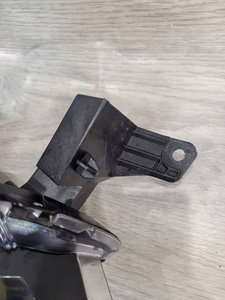 Frontscheinwerfer Mitsubishi L200 8301D382 LED Rechts Scheinwerfer Headlight