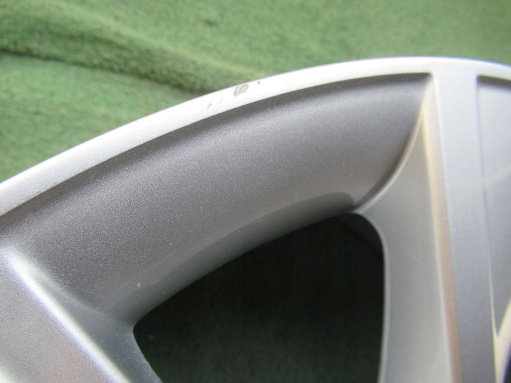 1x Alufelge 18 Zoll 8.5" 5x112 41ET Glanz Silber 3V0601025 Skoda Superb Iii