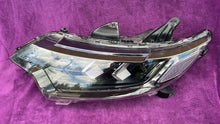 Laden Sie das Bild in den Galerie-Viewer, Frontscheinwerfer Mitsubishi Outlander III 8301D3-31 LED Links Headlight