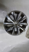 Laden Sie das Bild in den Galerie-Viewer, 1x Alufelge 17 Zoll 7.0" 5x112 2GA601025N VW T-Roc I Rim Wheel FEL9061451767jx
