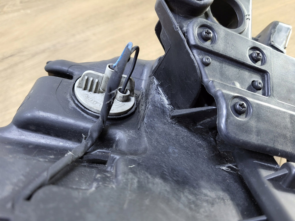 Frontscheinwerfer Mitsubishi Outlander III ECM921-22A10 Links Headlight