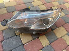 Laden Sie das Bild in den Galerie-Viewer, Frontscheinwerfer Peugeot 2008 I 90015175 9677810180 Vorderseite Headlight SCH1475971224oe