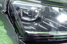 Load image into Gallery viewer, Frontscheinwerfer Skoda Karoq Rechts Scheinwerfer Headlight SCH7931820842fj