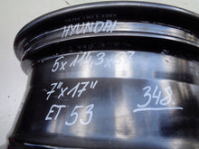 Laden Sie das Bild in den Galerie-Viewer, 1x Alufelge 17 Zoll 7.0&quot; 5x114.3 53ET Glanz Silber 52910-G2300 Hyundai Rim Wheel