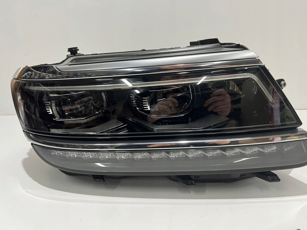 Frontscheinwerfer VW Tiguan 5NB941082 Rechts Scheinwerfer Headlight SCH9832485157ni