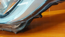 Load image into Gallery viewer, Frontscheinwerfer Toyota Yaris LED Links Scheinwerfer Headlight SCH1489462564fl