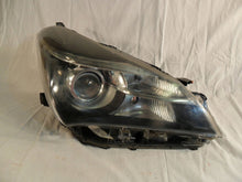 Load image into Gallery viewer, Frontscheinwerfer Toyota Yaris B01720073 Rechts Scheinwerfer Headlight SCH8817247899dj