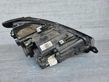 Laden Sie das Bild in den Galerie-Viewer, Frontscheinwerfer VW Transporter Caravelle 7L1941035D 90199400 Links Headlight