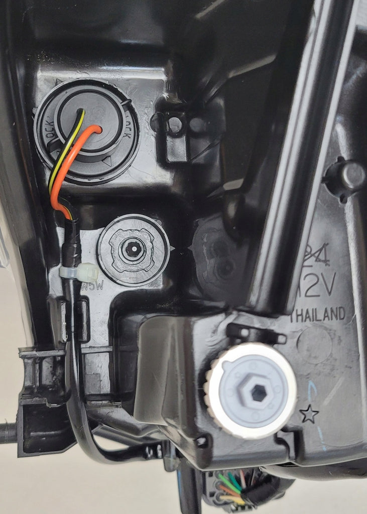 Frontscheinwerfer Mazda 2 Demio D43N-51040 Links Scheinwerfer Headlight SCH5334224492sp