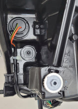 Laden Sie das Bild in den Galerie-Viewer, Frontscheinwerfer Mazda 2 Demio D43N-51040 Links Scheinwerfer Headlight SCH5334224492sp