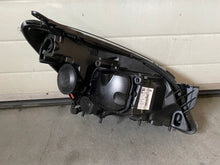 Laden Sie das Bild in den Galerie-Viewer, Frontscheinwerfer Opel Astra 93190390LH Xenon Links Scheinwerfer Headlight