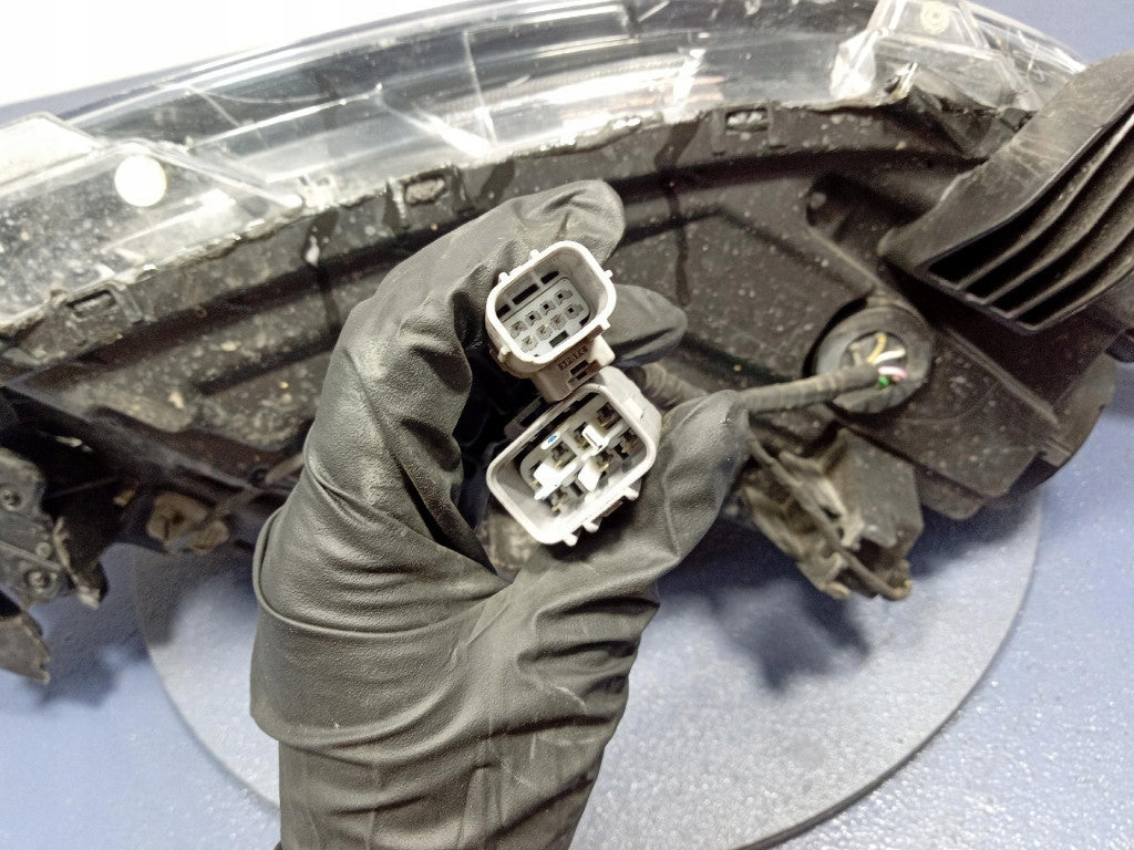 Frontscheinwerfer Mitsubishi Outlander III 8301C883 ECM921-21C10 LED Links