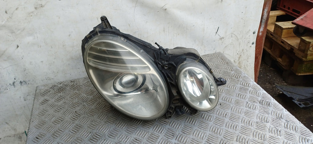 Frontscheinwerfer Mercedes-Benz W211 Xenon Ein Stück (Rechts oder Links) SCH2489494275jk