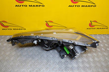 Laden Sie das Bild in den Galerie-Viewer, Frontscheinwerfer Honda Jazz Logo LED Rechts Scheinwerfer Headlight