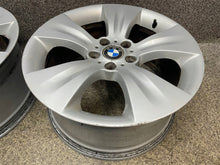 Laden Sie das Bild in den Galerie-Viewer, 1x Alufelge 19 Zoll 9.0" 5x120 48ET Silber 6772247 BMW X5 E70 E71 Rim Wheel FEL9717014840es