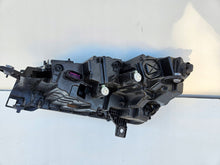 Laden Sie das Bild in den Galerie-Viewer, Frontscheinwerfer Skoda Enyaq IV 5LB941016 LED Rechts Scheinwerfer Headlight