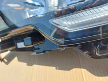 Load image into Gallery viewer, Frontscheinwerfer Renault Master 26060789 Links Scheinwerfer Headlight