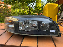 Load image into Gallery viewer, Frontscheinwerfer Volvo Xc70 8693657 Xenon Rechts Scheinwerfer Headlight